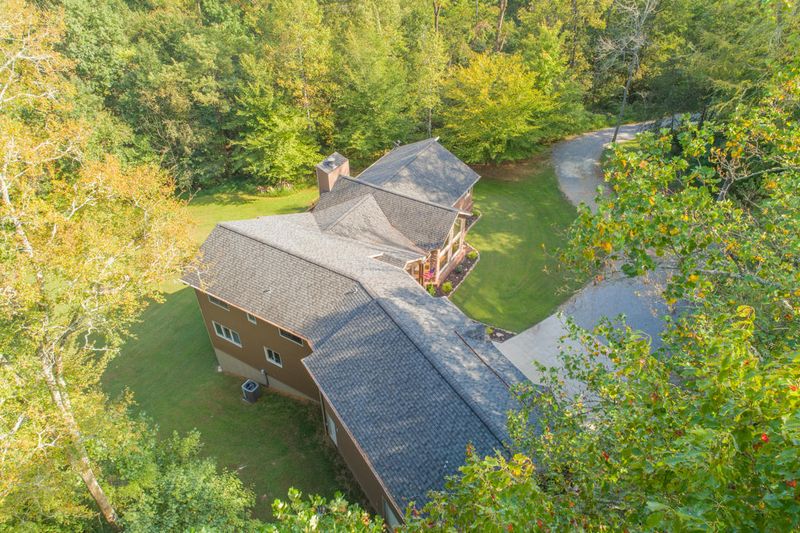 3148 Deerfield Dr, Louisville, TN 37777