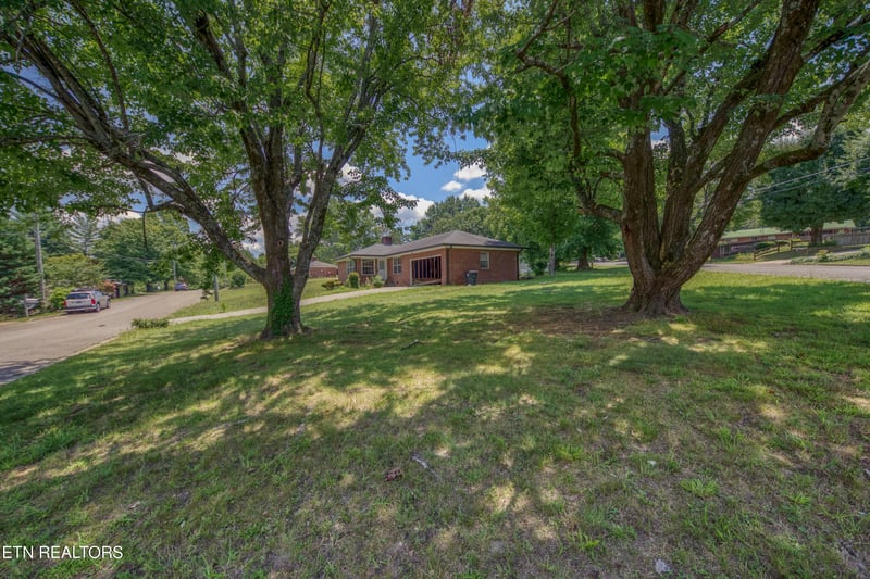 315 Berger St, Athens, TN 37303