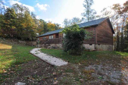 315 Clear Lake Dr, Jacksboro, TN 37757
