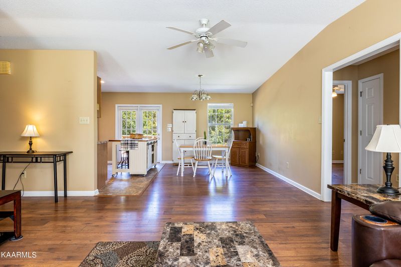 315 E Brushy Valley Dr, Powell, TN 37849