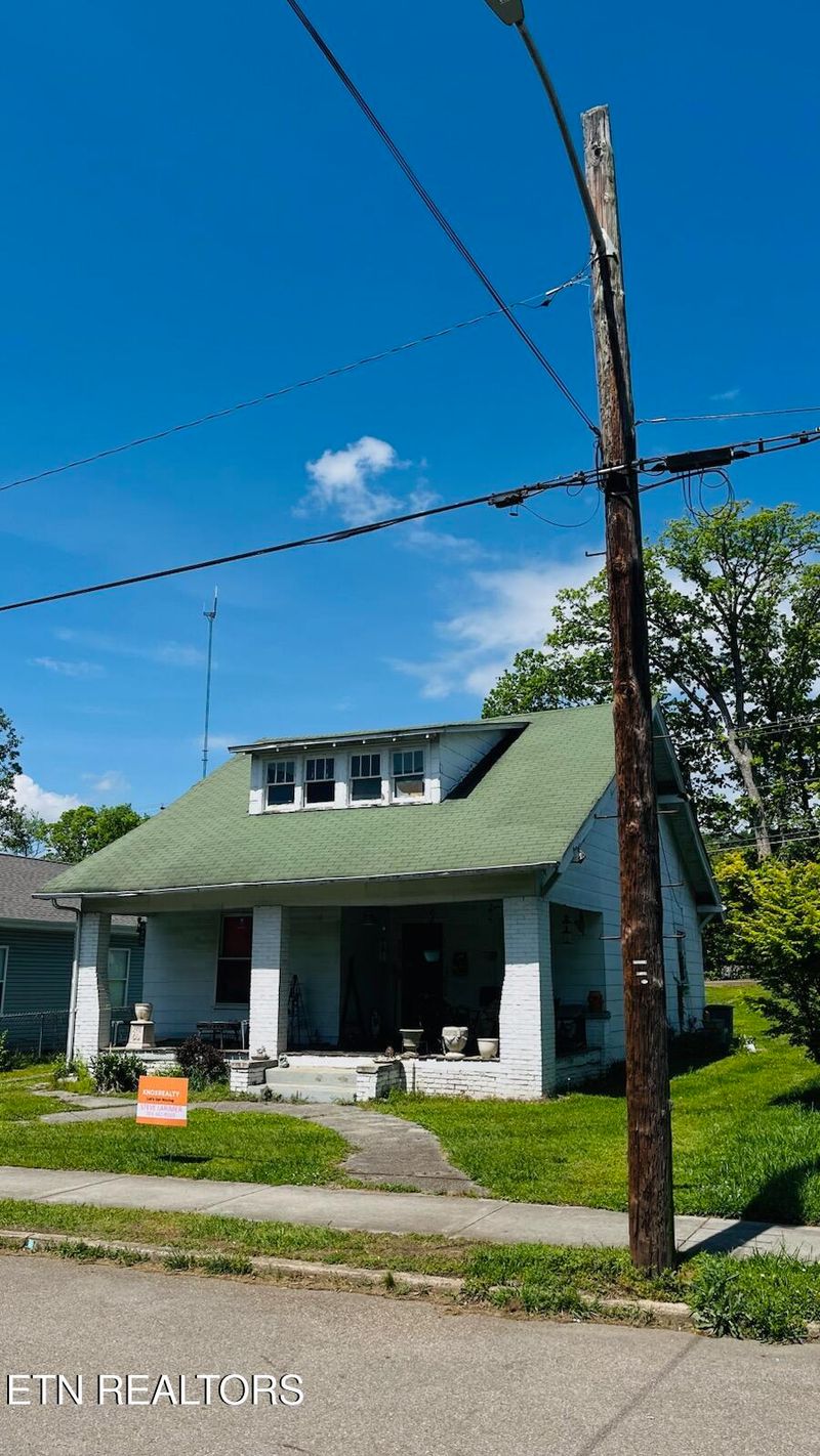 315 E Morelia Ave, Knoxville, TN 37917