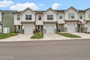 315 Harper Village Way, Lenoir City, TN 37771