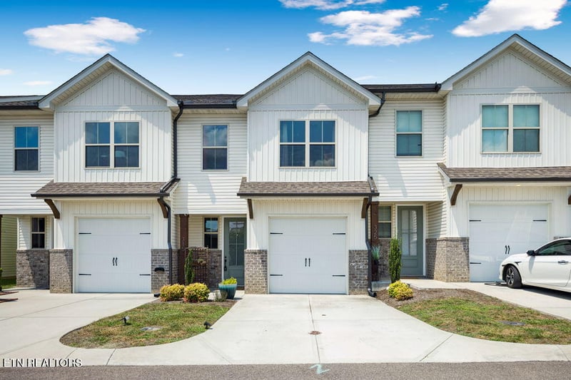 315 Harper Village Way, Lenoir City, TN 37771