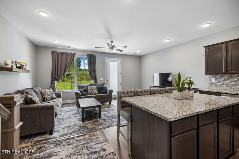 315 Harper Village Way, Lenoir City, TN 37771