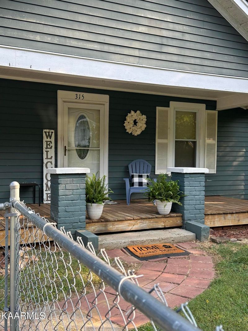 315 Hialeah Dr, Knoxville, TN 37920