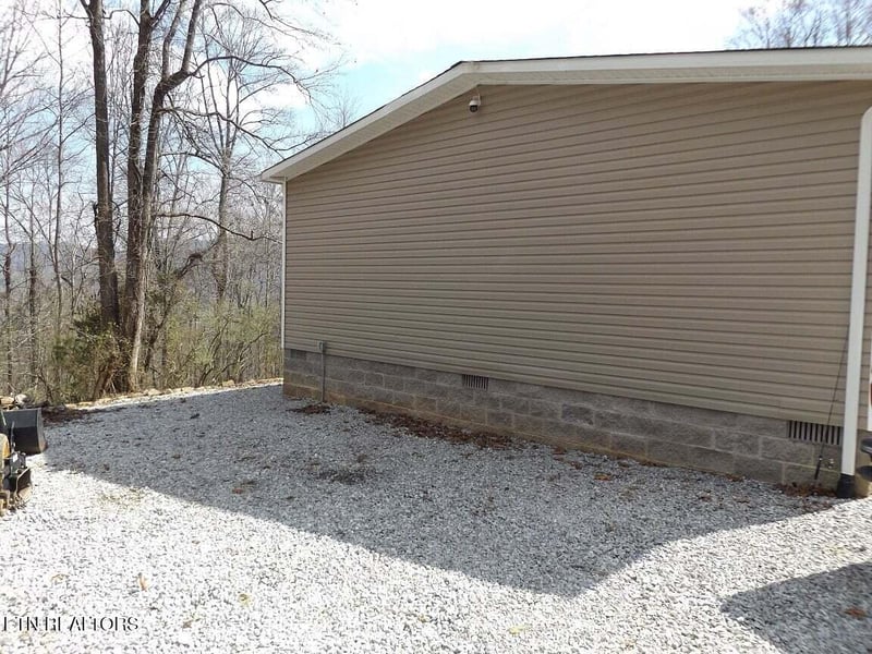 315 Key Ln, Pioneer, TN 37847