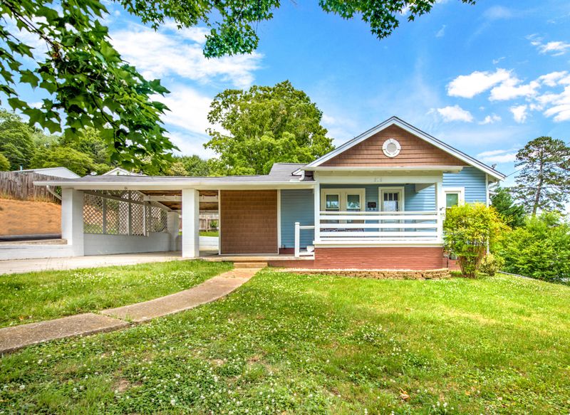 315 Lamar Ave, Clinton, TN 37716