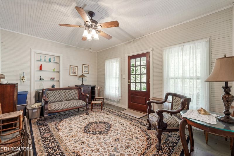 315 Laurel Hollow Rd, Clinton, TN 37716