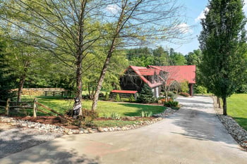 315 Lovely Bluff Rd, Rocky Top, TN 37769