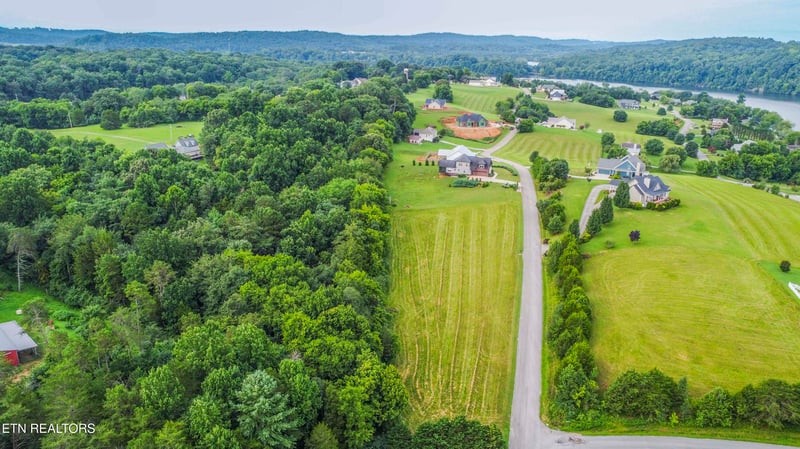 315 Marble Bluff Dr, Kingston, TN 37763
