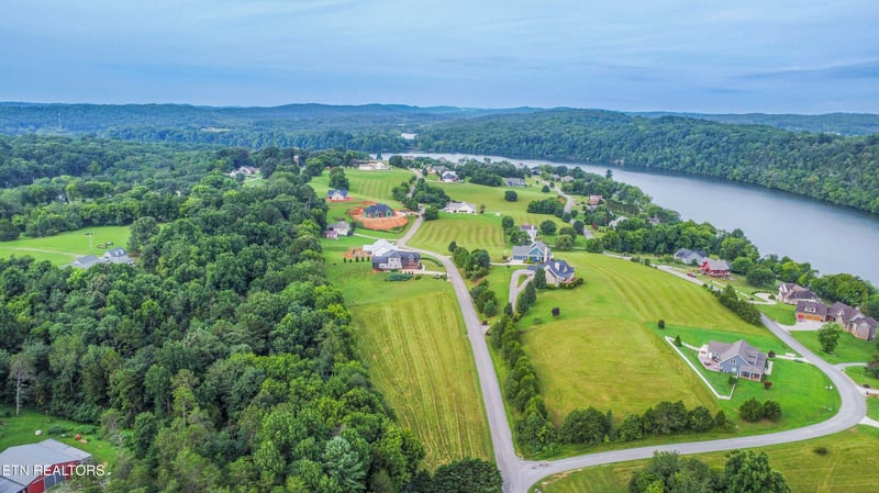 315 Marble Bluff Dr, Kingston, TN 37763