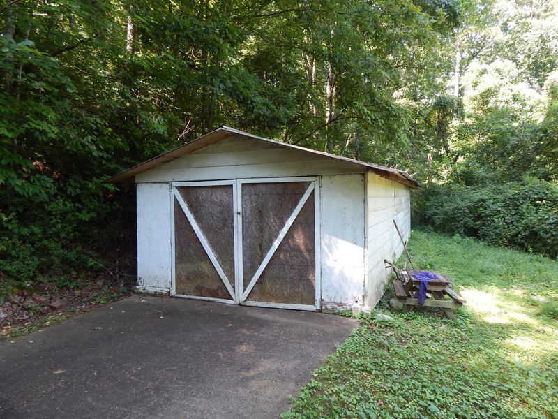 315 Old Emory Rd, Clinton, TN 37716