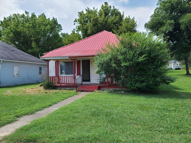 315 S Front St, Rockwood, TN 37854