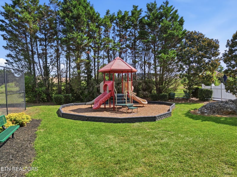 315 Willowcreek Blvd, Sweetwater, TN 37874