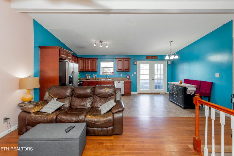 3152 Valemont Dr, Maryville, TN 37803