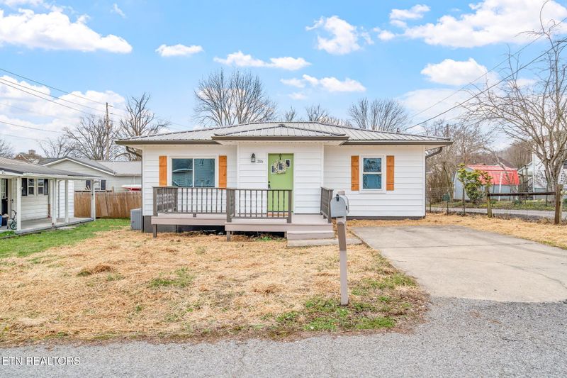 316 4th St, Rocky Top, TN 37769
