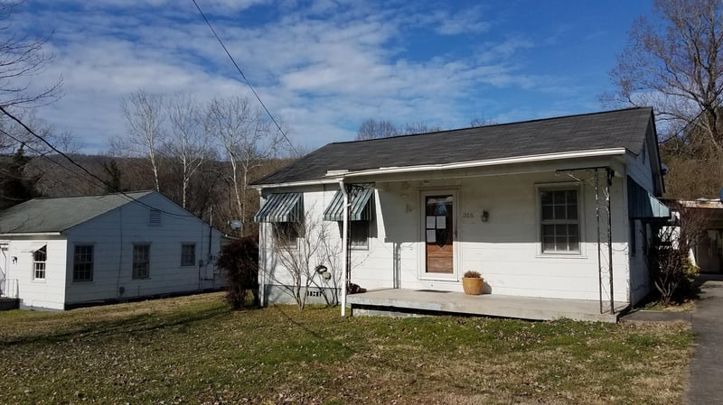 316 Carroll Dr, Harriman, TN 37748