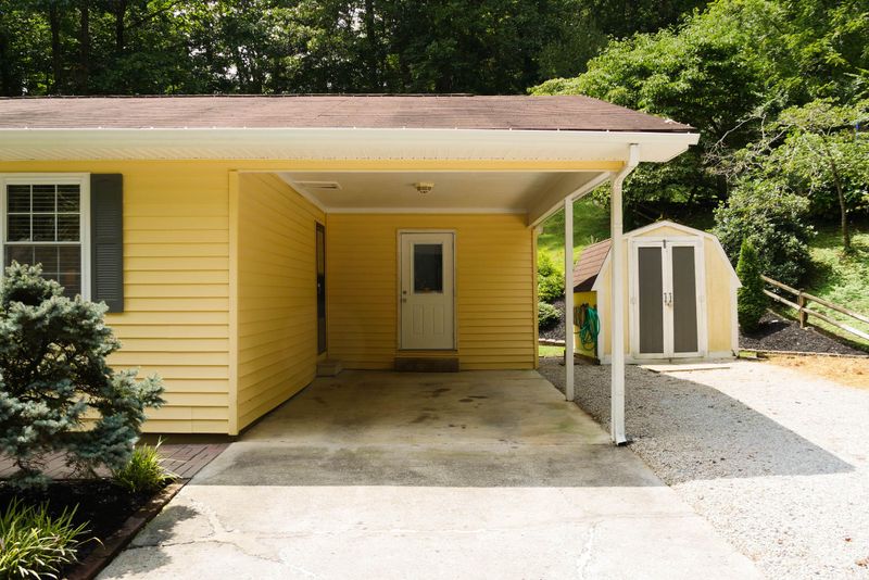 316 Ivanhoe Rd, Powell, TN 37849