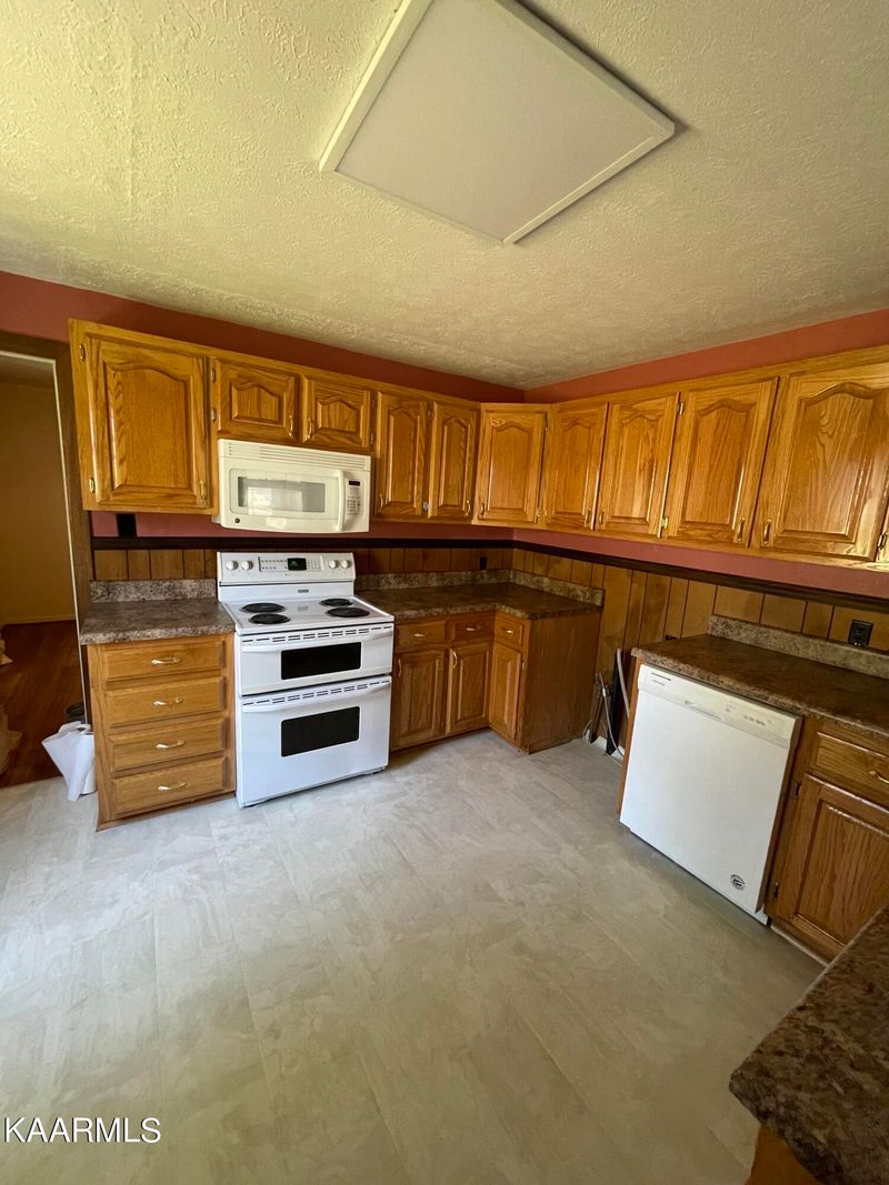 316 Lamar Ave, Clinton, TN 37716