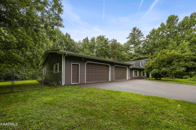 316 Landrum Rd, Clinton, TN 37716