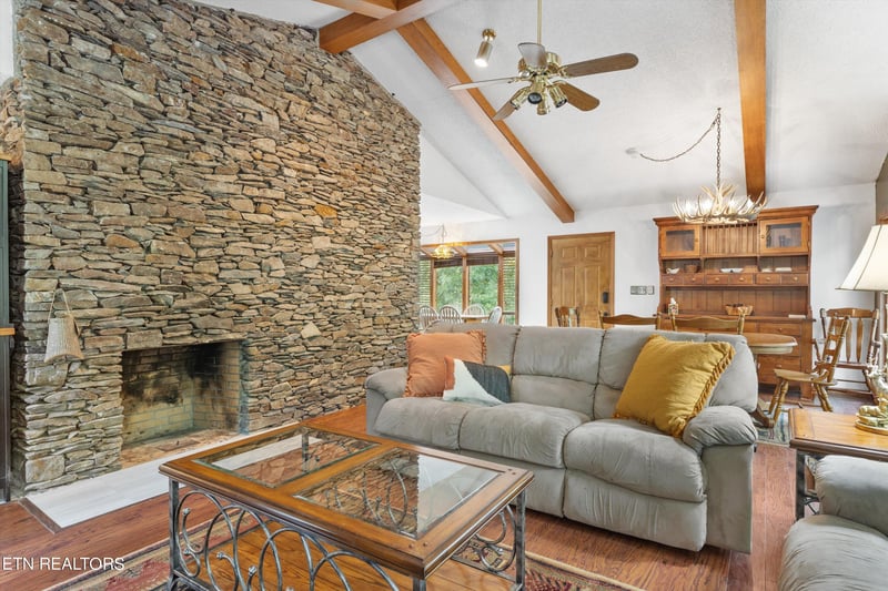 316 Laurel Valley Rd, Townsend, TN 37882