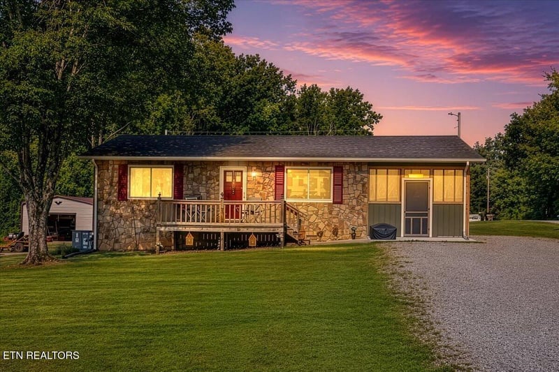 316 N Iowa Ave, Etowah, TN 37331