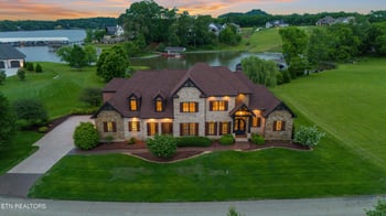 316 Spoondrift Ct, Louisville, TN 37777