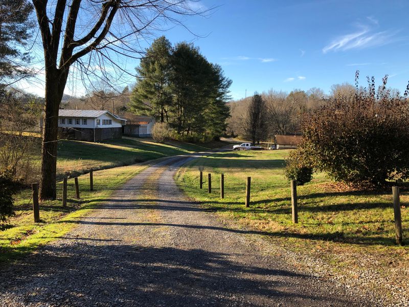316 Strader Rd, Powell, TN 37849