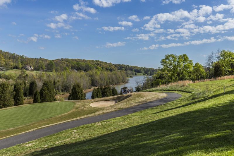 316 Walelu Tr, Vonore, TN 37885