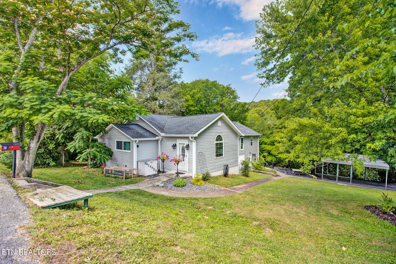 316 Walker St, Harriman, TN 37748