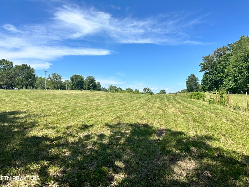 3169 Hinds Creek Rd, Heiskell, TN 37754