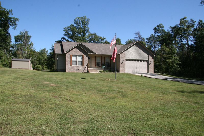 317 Cumberland Lakes Dr, Monterey, TN 38574