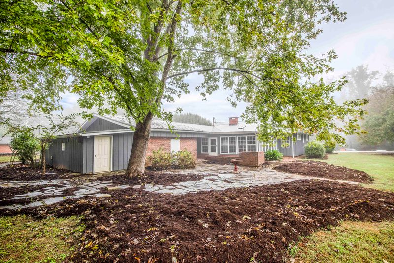 317 Davis Dr, Kingston, TN 37763