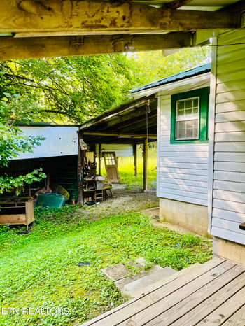 317 Hoot Owl Hollow Ln, Jellico, TN 37762