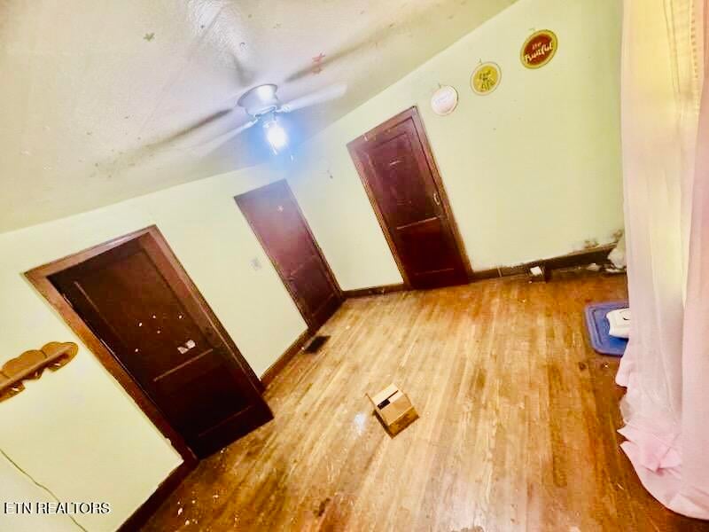 317 Hoot Owl Hollow Ln, Jellico, TN 37762