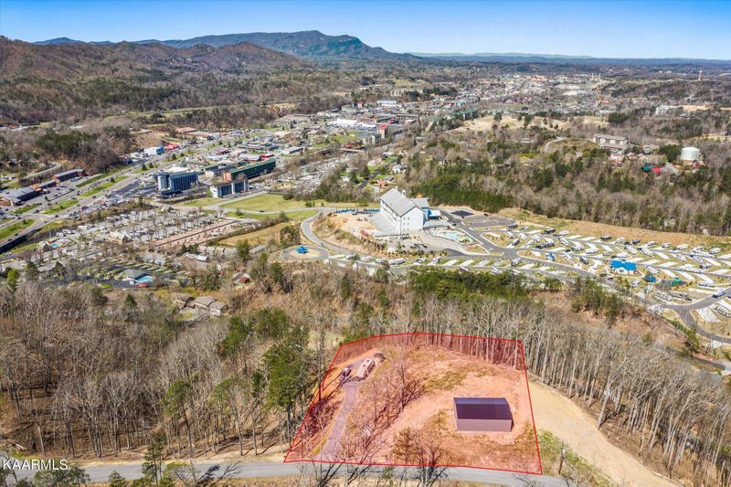 317 Laurelwood Dr, Pigeon Forge, TN 37863