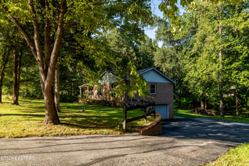 317 S Carter School Rd, Strawberry Plains, TN 37871