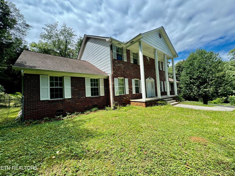 317 S David Ln, Knoxville, TN 37922