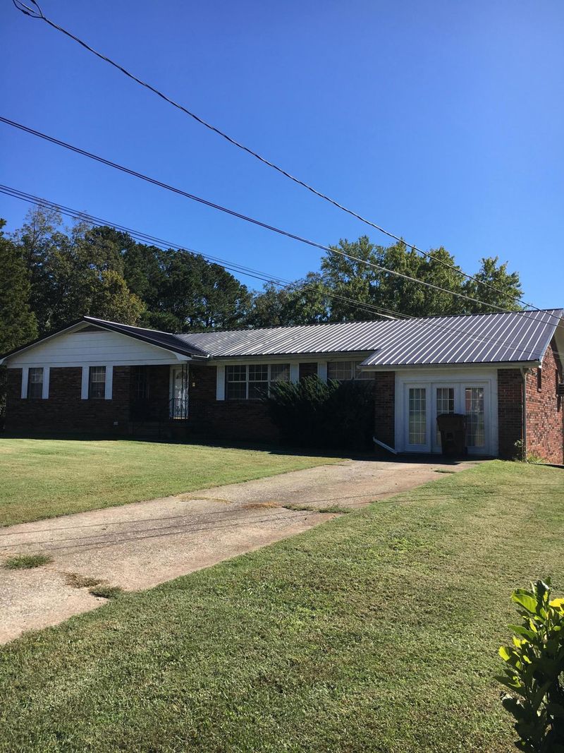 317 W Walnut St, Madisonville, TN 37354
