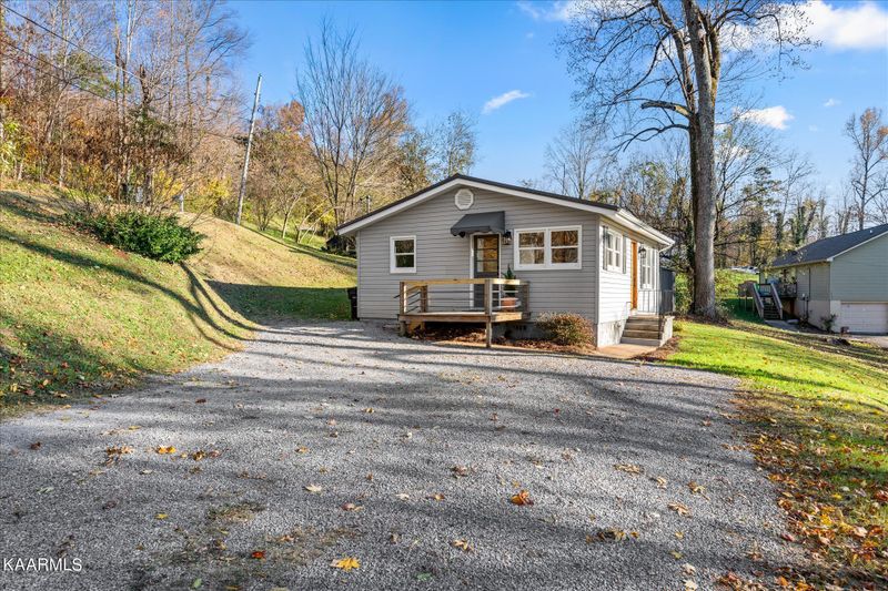 317 Wayne Rd, Athens, TN 37303