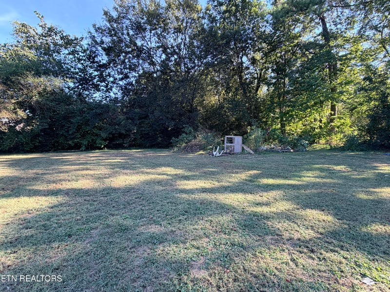 317 Woodlawn Dr, Kingston, TN 37763