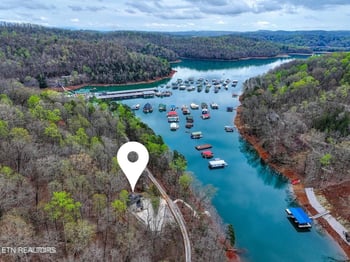 318 Carp Ln, Lafollette, TN 37766