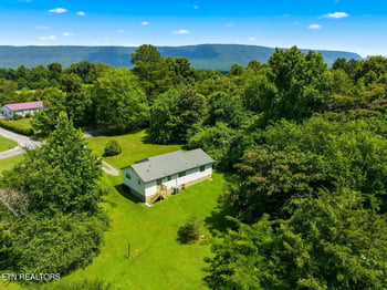 318 County Road 801, Etowah, TN 37331
