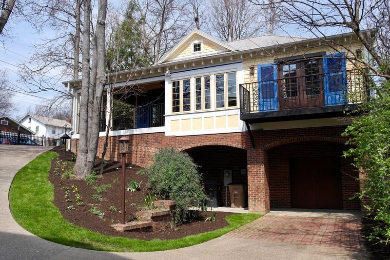 318 E Oklahoma Ave, Knoxville, TN 37917
