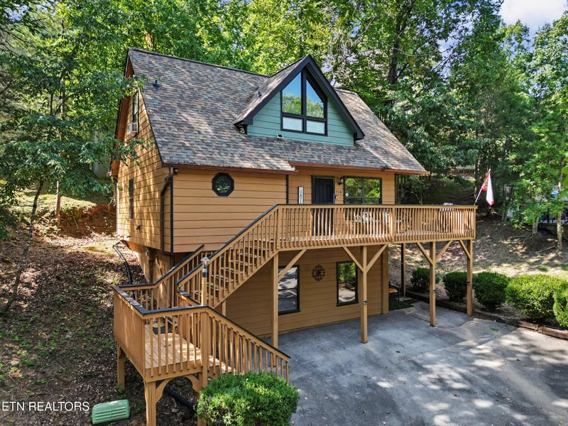 318 Greenwood Way, Pigeon Forge, TN 37863