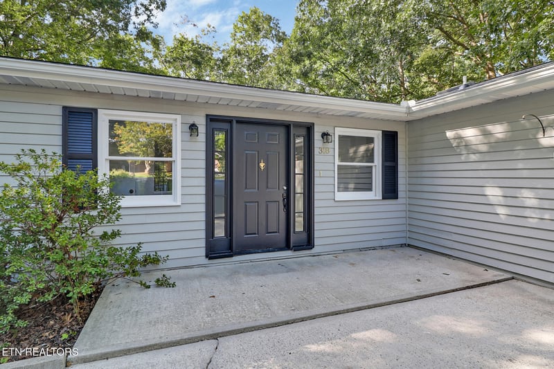 318 Lakeview Dr, Crossville, TN 38558