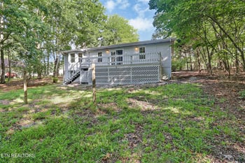 318 Lakeview Dr, Crossville, TN 38558