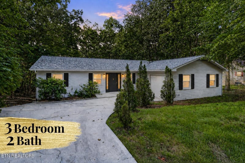 318 Lakeview Dr, Crossville, TN 38558