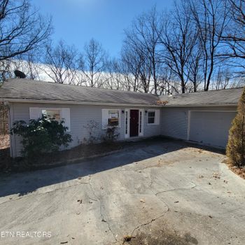318 Lakeview Dr, Fairfield Glade, TN 38558