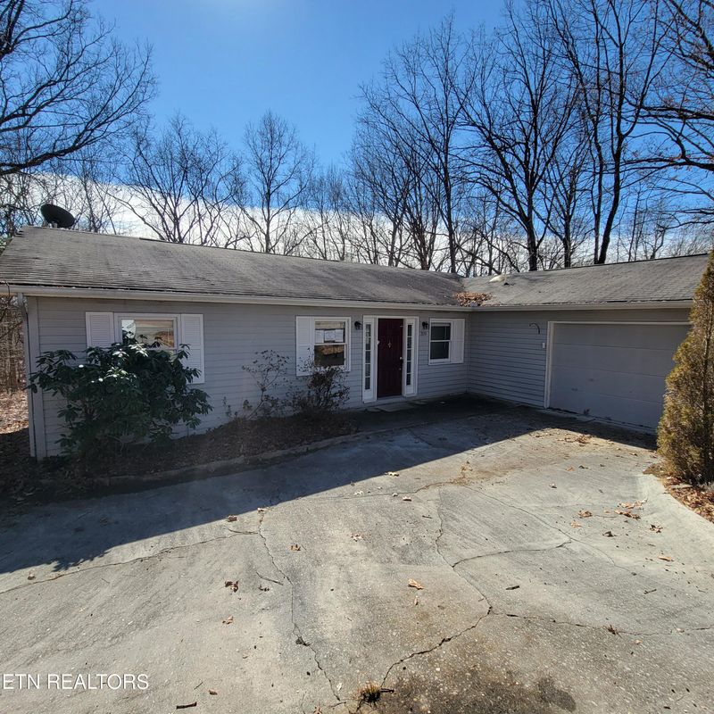 318 Lakeview Dr, Fairfield Glade, TN 38558